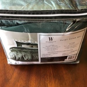 Wamsutta Bedding Velvet King Duvet Cover Set In Aegean Poshmark